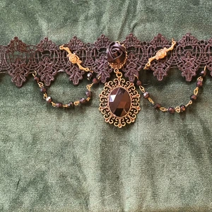 Choker  - Snygg choker med svart diamant 