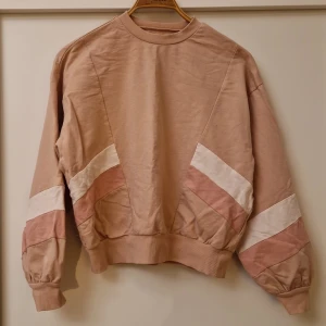 Pink Sweater With Balloon Sleeves - Brand: Even & Odd  Size: S