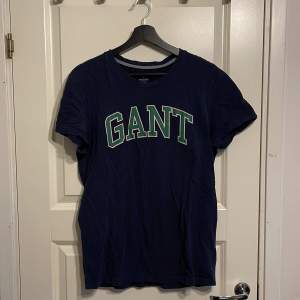Gant t-shirt | Storlek M | Skick 9/10 | Mjukt material | Pris kan alltid diskuteras |