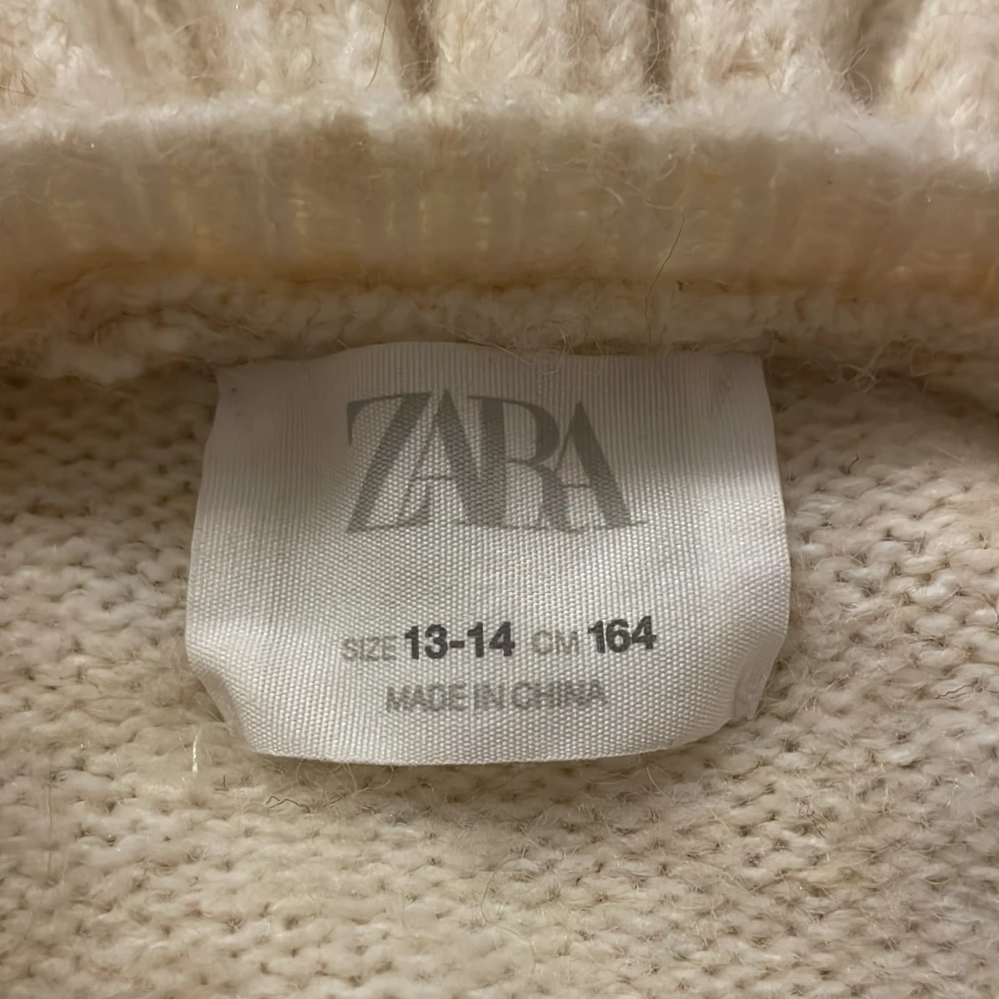 Fin stickad tröja  - 91