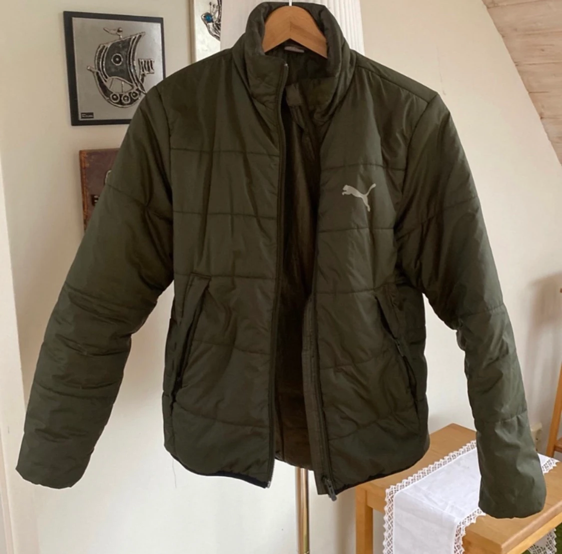 Puma olivgrön jscka, storlek 164