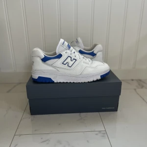 New balance 550 - Inköpta på footlocker i Italien Använda 1 dag i Berlin. Ge ett bud