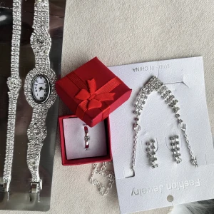 Accessories - Helt Ny 