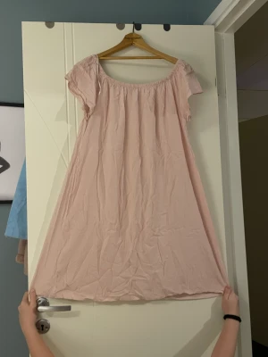 Klänning  - Klänning från lager 157