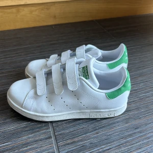 Adidas Originals - Stan Smith CF - Säljer mina näst intill oanvända stan smith. Strl 36 2/3.  Nypris 1139kr, Mitt pris 490kr  
