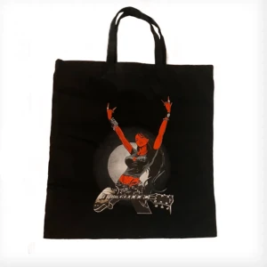 ☆Rock tote bag☆ - Cool tote bag i nyskick. Inga slitningar och i princip helt oanvänd! Har möjlighet att hämtas upp samt leverans ☆ 43 cm bred samt 43cm lång!