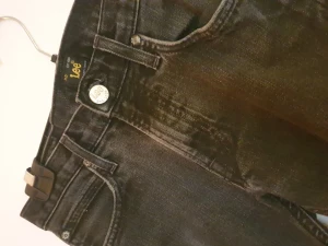 Lee jeans raka ben - 28/32 i gott skick 