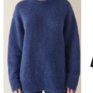 Jeanerica stickad tröja mohair XL - Ny tröja från jeanerica i strl XL. (oanvänd) från förra säsongen. Världens mysigaste tröja slumpas iväg för 1600:-. Väldigt fin att ha som en oversize tröja!