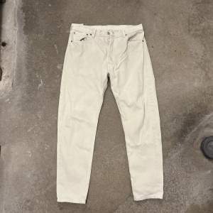 Vita/Beige Levis Jeans 501