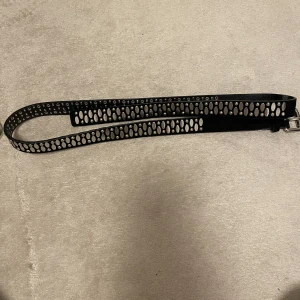 Skärp - Säljer detta skärp då det inte kommer till användning, köpt secondhand så vet inte märke 💕