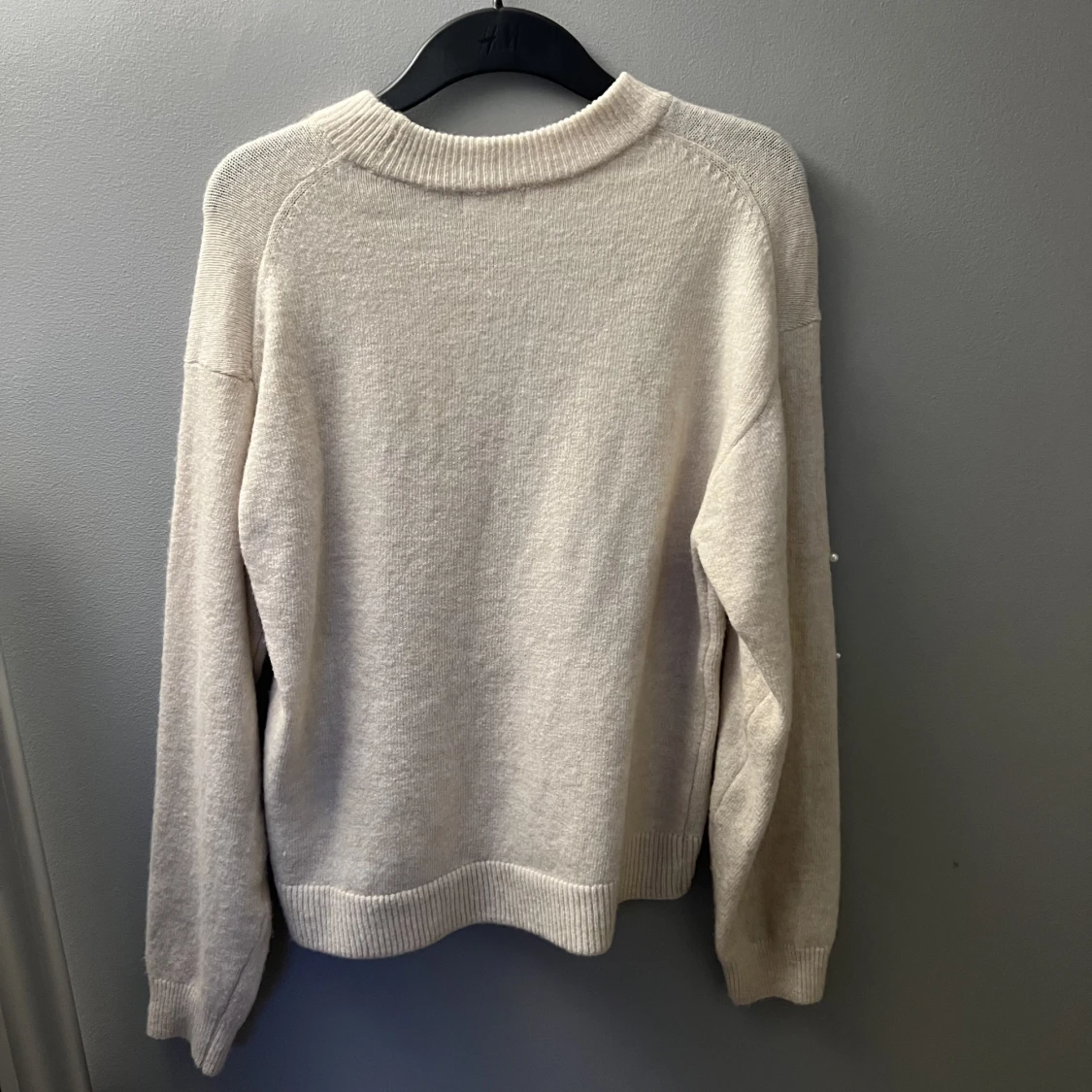 Beige stickad tröja - 90