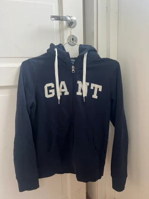 Gant tröja  - Mörk blå gant tröja. Storlek XS. 