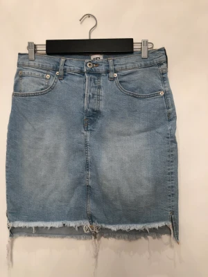 Jeanskjol  - I mycket bra skick 