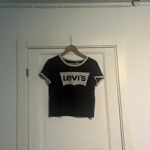 Jättefin Levis T-shirt 