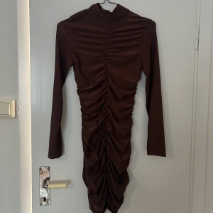 Ruched klänning - Aldrig använd