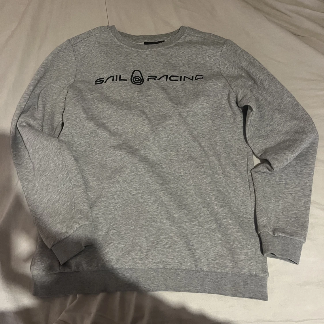 Grå sail racing sweatshirt