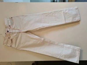 Vita jeans  - Gott skick