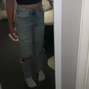 Fina håliga jeans från H&M