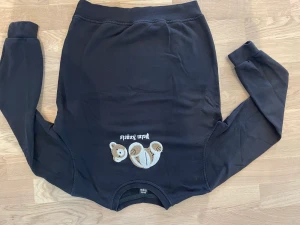 Palm Angels sweatshirt strl 152/158 - Svart tröja från Palm angels Strl 152/158