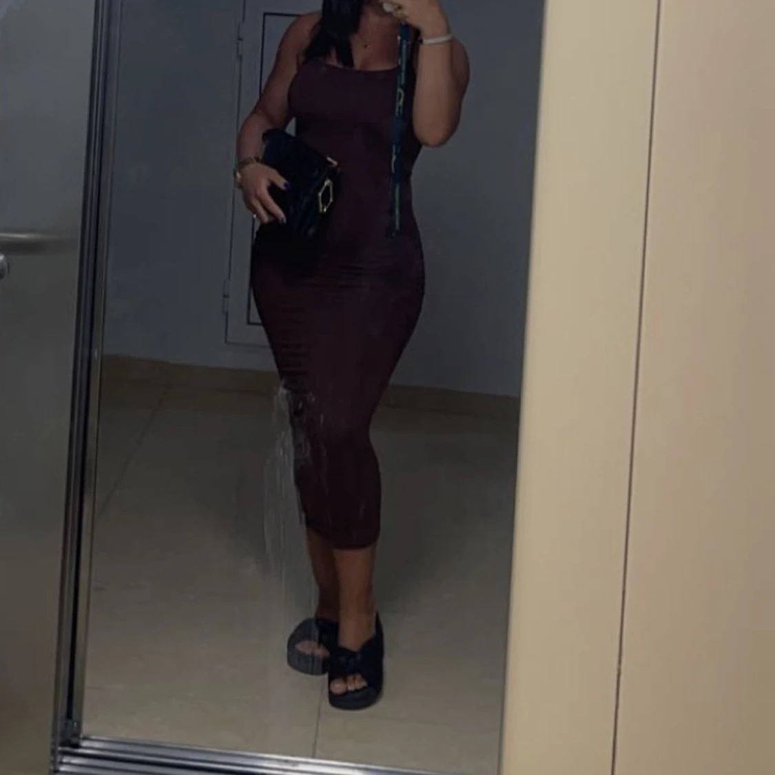 Criss Cross rygglös klänning  - 90