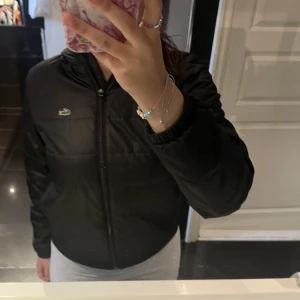 Lacoste jacka - Lacoste jacka i strl 164 så xxs/xs typ❤️