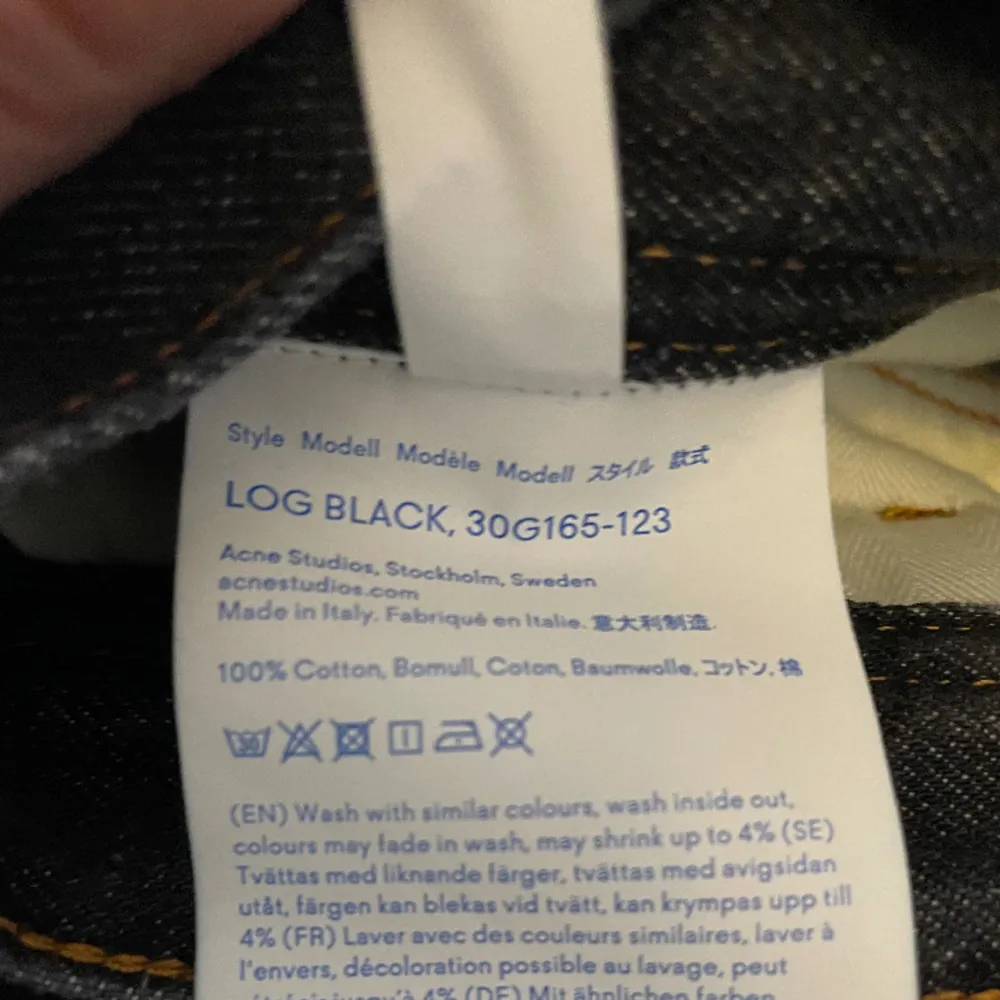 Log black jeans Nyskick  Stl 24/32  Lösare passform . Jeans & Byxor.