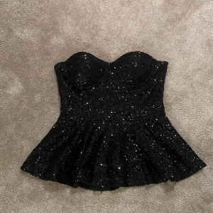 Glittertopp - Jättefin glittertopp storlek S🙌🏼🙌🏼 perfekt till nyår🙏🏼💞 BUD PÅ 350kr