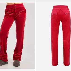 JUICY BYXOR  - 💗LÅNADE BILDER💗 Säljer mina juicy byxor i storlek M. De är från Juicy Couture hemsidan. pris kan diskuteras. Skriv vid intresse!! Finns inga skador och tyget på byxorna är som när jag köpte de. Original pris 1200kr - säljer för 650kr