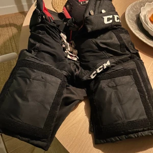 Hockeybyxa CCM - Fint begagnat skick, senior medium. 