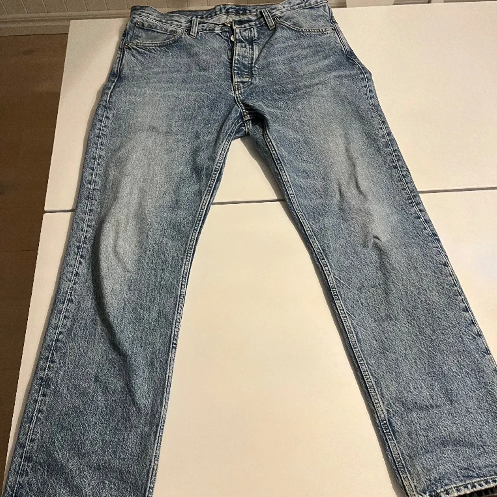 Säljer ett par snygga hope jeans i gott skick, strl 34. Nypris 1200kr. Jeans & Byxor.