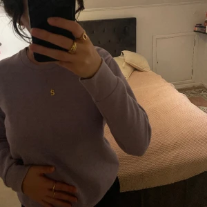 Collagetröja  - Otrolig skön tröja från Primark säljs i storlek XXS men passar även XS. Den är väl använd men kommer inte längre till användning