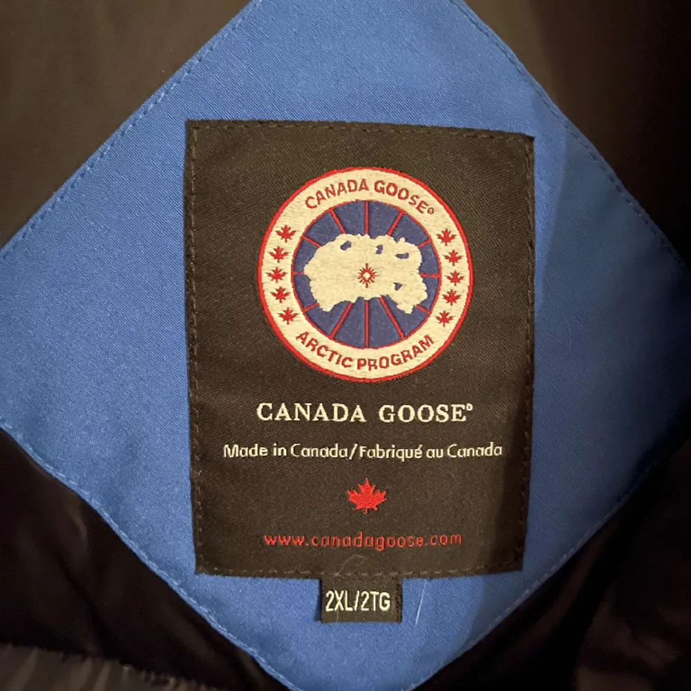 Canada Goose Chiliwak bomber, aldrig använd, inköpt i Canada 2020. Polar expedition limited edition. Storlek 2XL.  Nypris: 21.200kr. . Jackor.