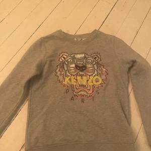 Kenzo tröja för 150kr  i storlek 14år, skriv för mer frågor eller bilder💗