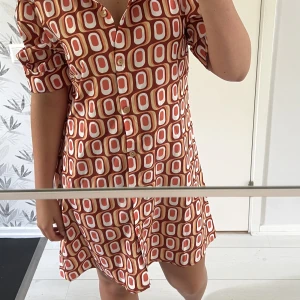 Retro klänning  - Retro klänning, oanvänd 