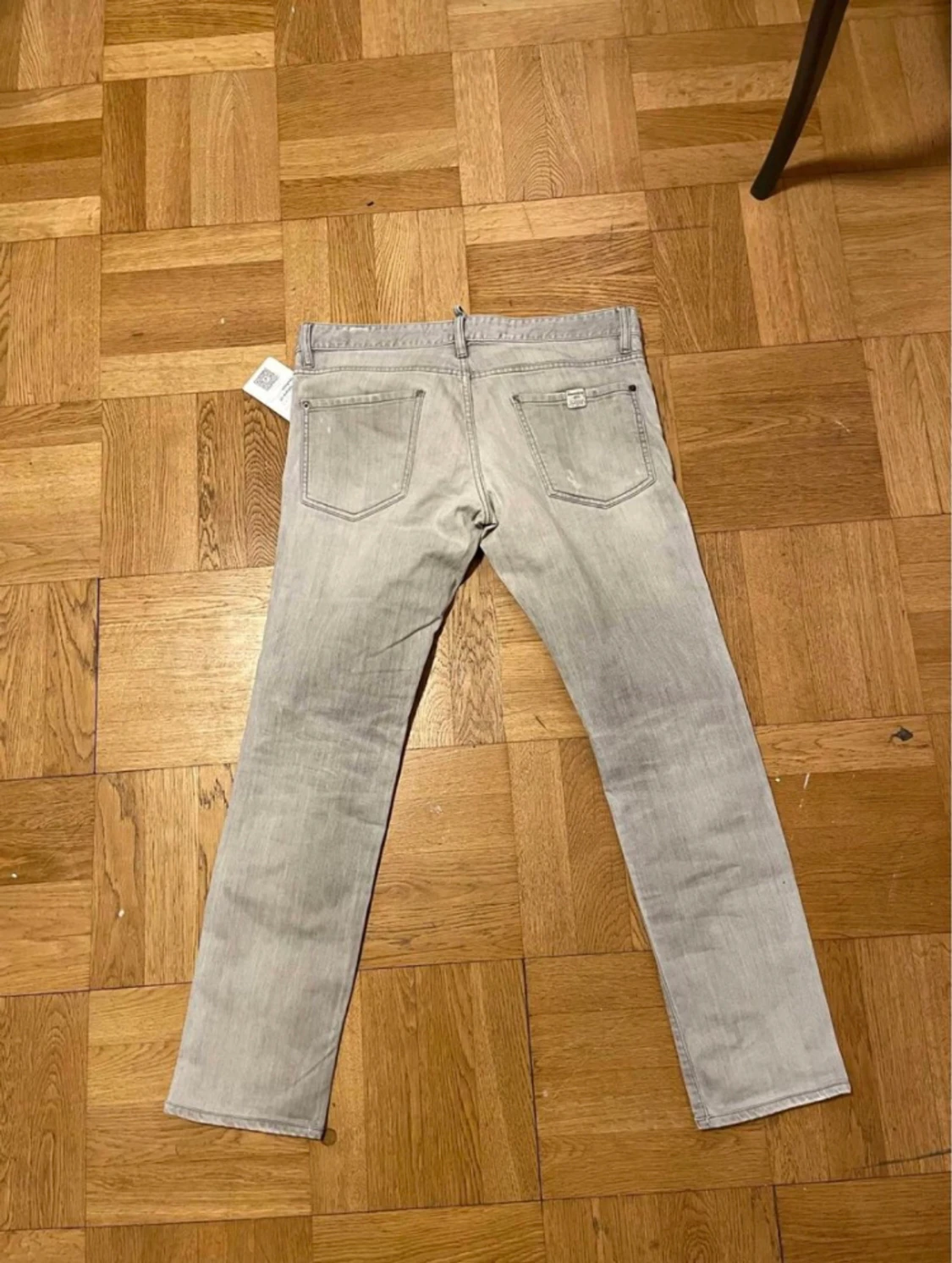 Helt nya dsquared med certifikat