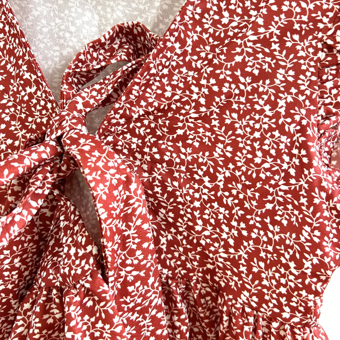 Röd blommig topp - 90