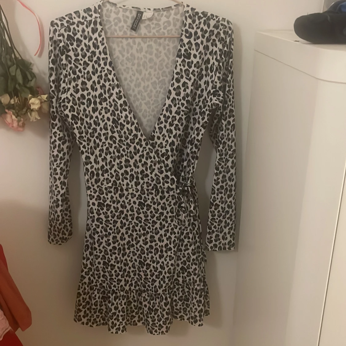 Omlottklänning i leopard