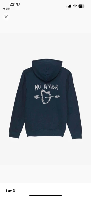 Mi amor hoodie - ❗️FINNS FORTFARANDE❗️ En så himla himla fin mi amor hoodie som jag köpte för några dagar sedan.. änvänt den 1 gång. Älskar den men den är i xs och jag skulle vela ha en s men fattade inte hur man bytte så därav säljer jag den. Helt nyskick och köpt för 2000