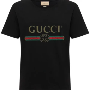 Designer Tshirt - Helt ny designer tshirt i storleken XL säljes.