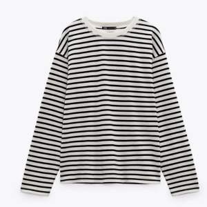 Säljer denna långärmade tröja från Zara då jag inte använder den längre, superfint skick!