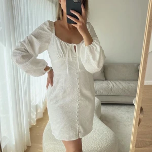 Vit klänning 🤍 - Helt ny