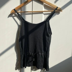 Stickat linne - Stickat svart linne 💗