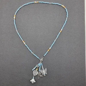 Handgjort halsband  - Handgjort halsband ●Material- glas,plast. Nickel fri. Längd: 20cm 