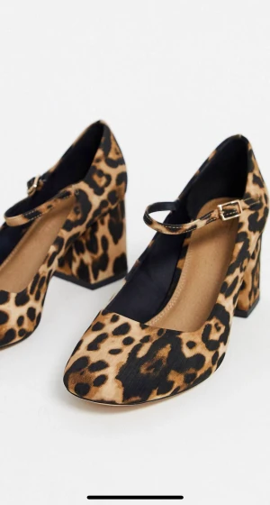 Leopard pump size 42  - Wore them once