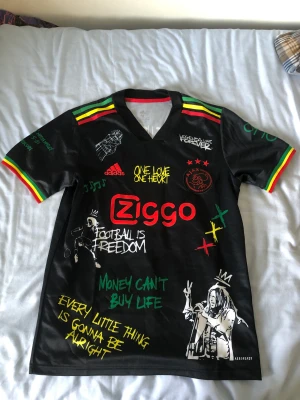 Ajax (Bobmarley) tröja - Använd några gånger men är i bra skick