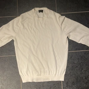 Massimo dutti stickad  - En snygg stickad tröja från Massimo dutti. 