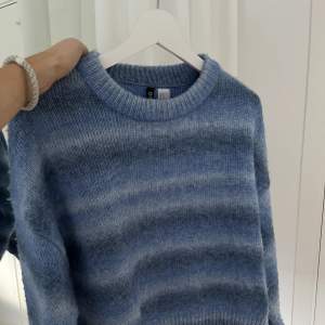 skickad blå tröja från h&m, lite anvönd