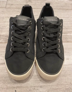 Calvin Klein sneakers  - Bra skick, se bilder 