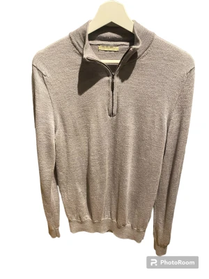 Invento grå stockholm stil - En finstickad Invento! Nypris 2000kr! 