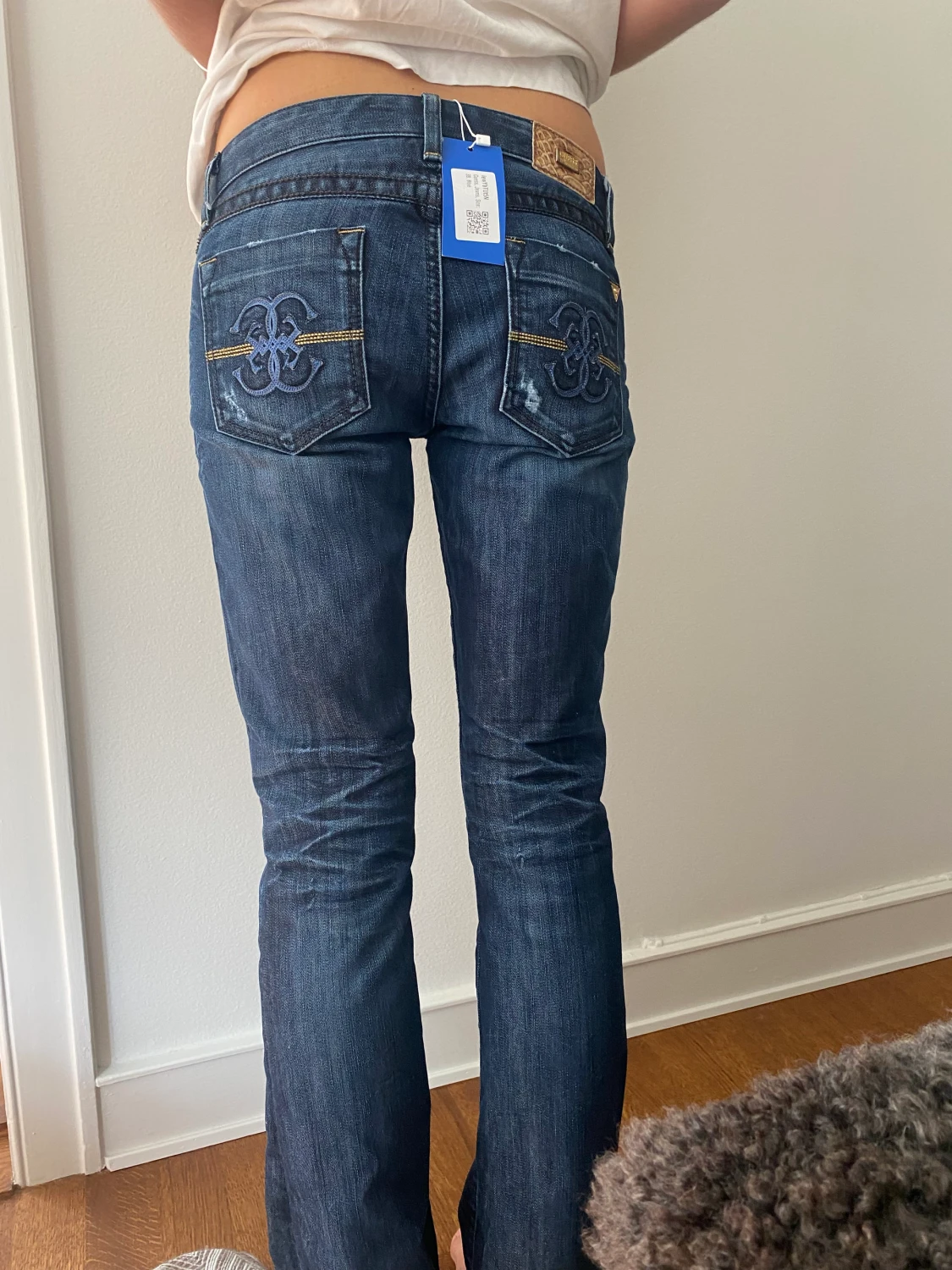 GUESS utsvängda jeans - 90